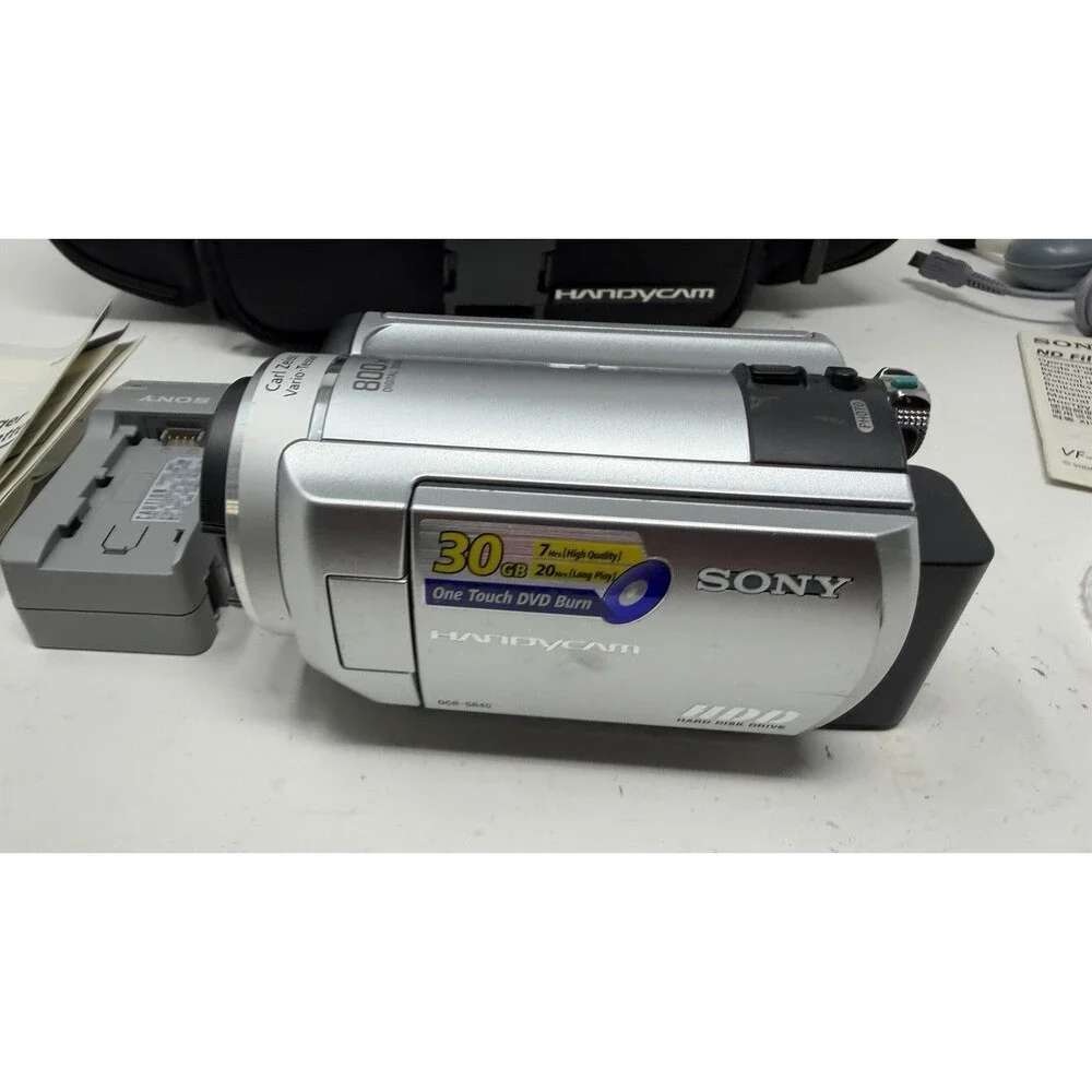 Sony Handycam DCR-SR40 Mini DV Camcorder 30 GB. With Charger, Case & Lens Filter